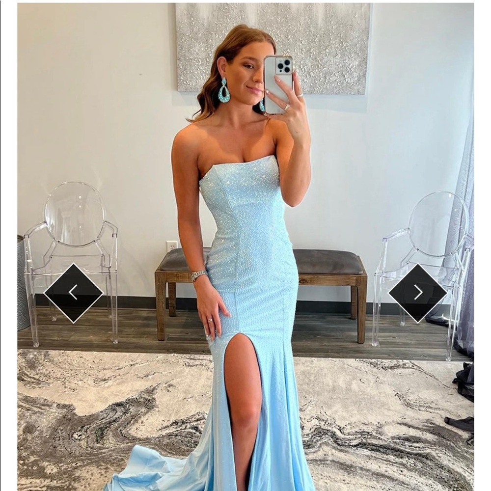 Sherri Hill-Esque Prom Dress